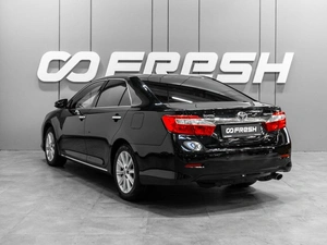 Седан Toyota Camry 2012 года, 1990000 рублей, Тюмень
