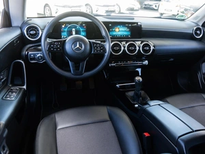 Универсал Mercedes-benz CLA-класс 2019 года, 2423000 рублей, Волгоград