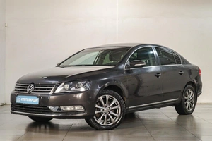 Седан Volkswagen Passat 2011 года, 949000 рублей, Челябинск