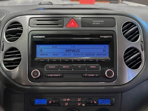 Внедорожник Volkswagen Tiguan 2009 года, 1147000 рублей, Красноярск