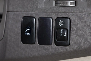 Минивэн Toyota Isis 2006 года, 839000 рублей, Новосибирск