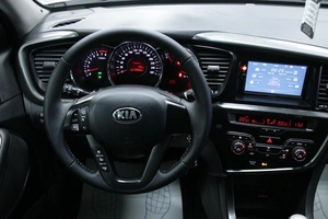 Седан Kia Optima 2013 года, 998000 рублей, Солонцы