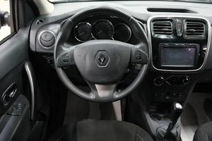 Хетчбэк Renault Sandero Stepway 2017 года, 1039000 рублей, Омск