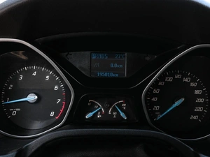 Хетчбэк Ford Focus 2011 года, 549000 рублей, Волгоград
