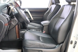 Внедорожник Toyota Land Cruiser Prado 2015 года, 4519000 рублей, Омск