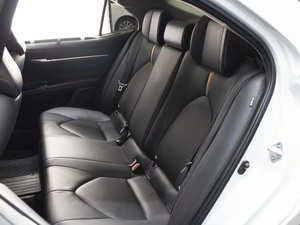Седан Toyota Camry 2019 года, 3350000 рублей, Омск