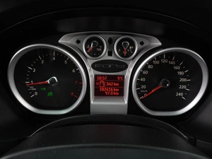 Седан Ford Focus 2010 года, 699000 рублей, Воронеж