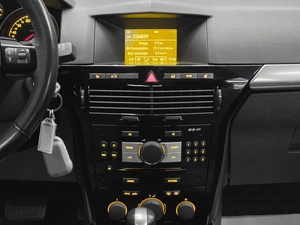 Седан Opel Astra 2010 года, 660000 рублей, Красноярск