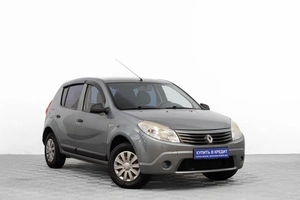 Хетчбэк Renault Sandero 2010 года, 579000 рублей, Барнаул