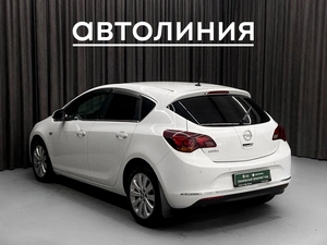 Хетчбэк Opel Astra 2014 года, 700000 рублей, Красноярск