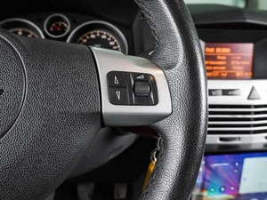 Седан Opel Astra 2012 года, 849000 рублей, Воронеж