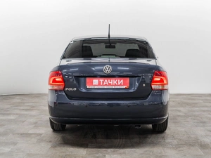 Седан Volkswagen Polo 2014 года, 925000 рублей, Красноярск