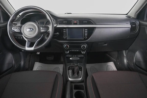 Хетчбэк Kia Rio X-Line 2018 года, 1569000 рублей, Кемерово