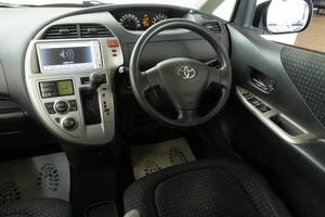 Хетчбэк Toyota Ractis 2010 года, 779000 рублей, Красноярск