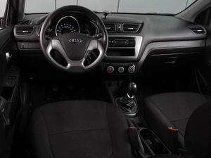 Хетчбэк Kia Rio 2015 года, 1049000 рублей, Воронеж