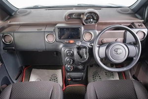 Минивэн Toyota Spade 2015 года, 949000 рублей, Томск
