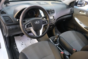 Хетчбэк Hyundai Solaris 2012 года, 739000 рублей, Омск