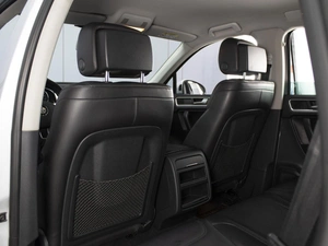 Внедорожник Volkswagen Touareg 2014 года, 2390000 рублей, Омск