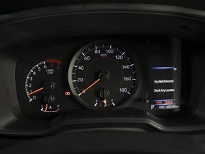 Хетчбэк Toyota Corolla 2018 года, 1750000 рублей, Омск