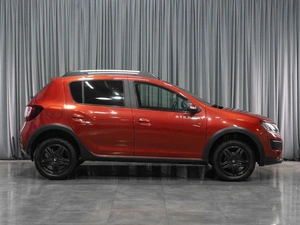 Хетчбэк Renault Sandero Stepway 2017 года, 975000 рублей, Тюмень