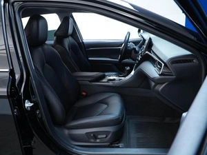 Седан Toyota Camry 2021 года, 2988888 рублей, Москва