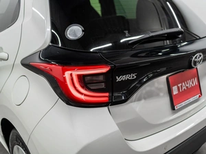 Хетчбэк Toyota Yaris 2020 года, 1270000 рублей, Красноярск