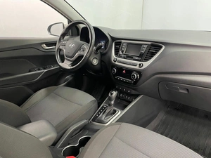Седан Hyundai Solaris 2017 года, 1235000 рублей, Красноярск