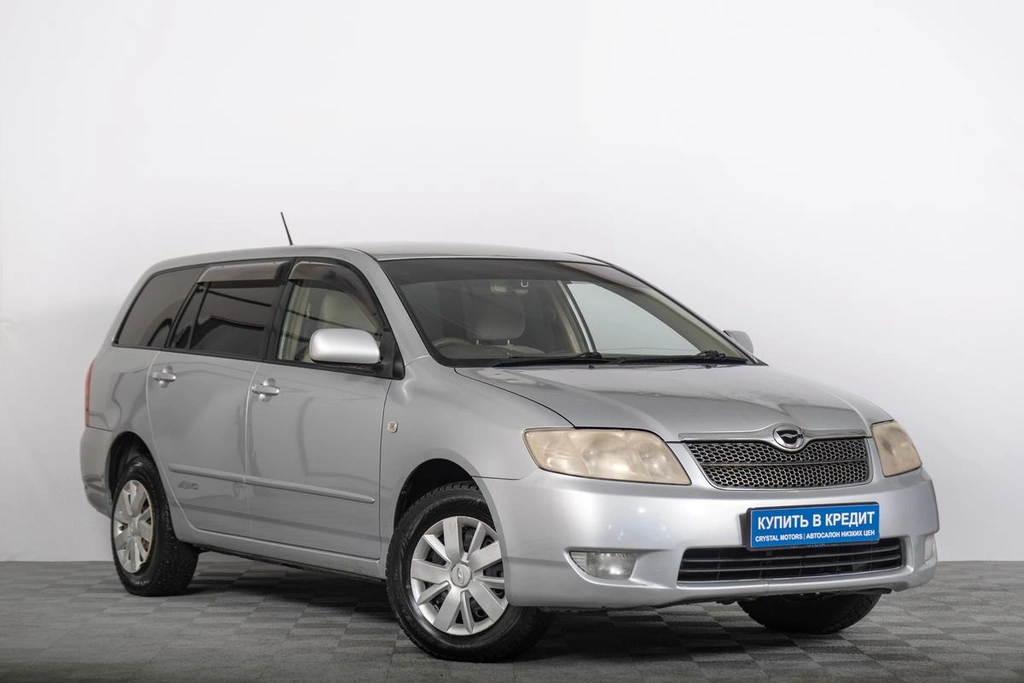 Седан Toyota Corolla Fielder 2005 года, 679000 рублей, Томск