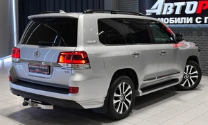 Внедорожник Toyota Land Cruiser 2018 года, 6900000 рублей, Красноярск
