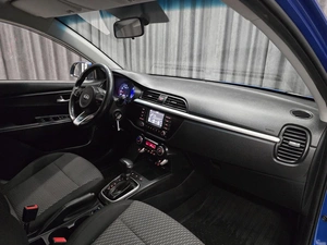 Хетчбэк Kia Rio X-Line 2018 года, 1470000 рублей, Красноярск