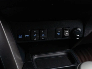 Внедорожник Toyota RAV4 2017 года, 2769000 рублей, Тюмень