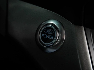 Внедорожник Ford Kuga 2013 года, 1274000 рублей, Воронеж