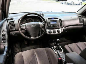 Седан Hyundai Elantra 2010 года, 844000 рублей, Волгоград