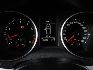 Хетчбэк Volkswagen Golf 2011 года, 960000 рублей, Минеральные Воды