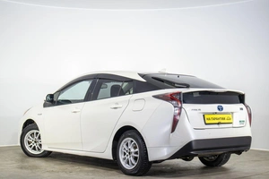 Лифтбек Toyota Prius 2016 года, 1969000 рублей, Оренбург