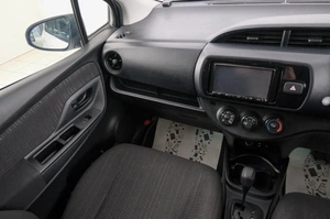 Хетчбэк Toyota Vitz 2017 года, 889000 рублей, Красноярск