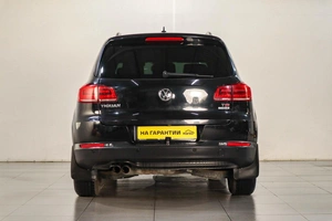 Внедорожник Volkswagen Tiguan 2016 года, 1819000 рублей, Челябинск