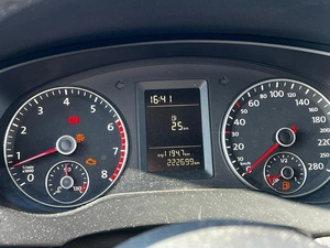 Седан Volkswagen Jetta 2011 года, 962000 рублей, Ижевск