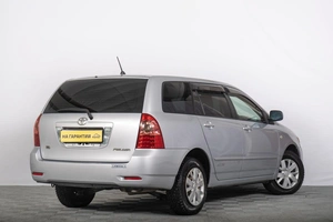 Седан Toyota Corolla Fielder 2005 года, 679000 рублей, Томск
