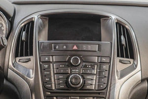 Хетчбэк Opel Astra 2012 года, 749000 рублей, Челябинск