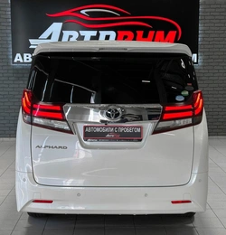 Минивэн Toyota Alphard 2017 года, 3750000 рублей, Красноярск