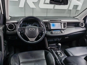 Внедорожник Toyota RAV4 2017 года, 2649000 рублей, Тюмень