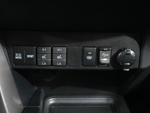 Внедорожник Toyota RAV4 2018 года, 2529000 рублей, Ростов-на-Дону