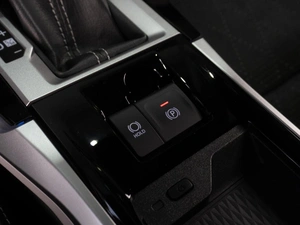 Минивэн Toyota Veloz 2023 года, 4249000 рублей, Тюмень