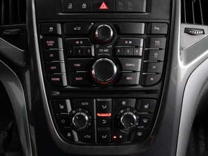 Седан Opel Astra 2013 года, 649000 рублей, Тюмень