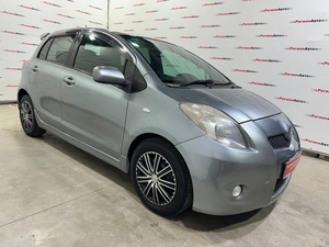 Хетчбэк Toyota Vitz 2006 года, 499000 рублей, Красноярск