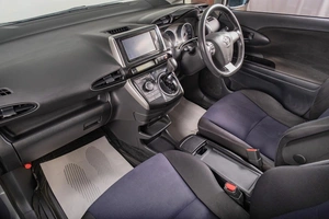Минивэн Toyota Wish 2012 года, 1369000 рублей, Томск