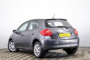 Хетчбэк Toyota Auris 2009 года, 609000 рублей, Пермь