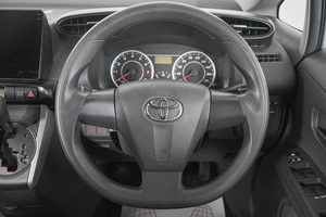 Минивэн Toyota Wish 2009 года, 1349000 рублей, Кемерово