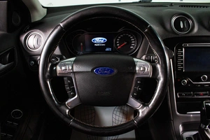 Седан Ford Mondeo 2012 года, 989000 рублей, Сургут